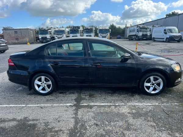 Volkswagen Passat Saloon, Diesel, 2011, Black