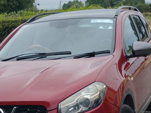 Nissan Qashqai+2 MPV, Diesel, 2013, Red