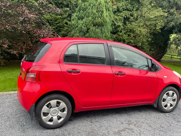Toyota Yaris Hatchback, Petrol, 2006, Red