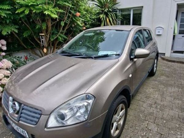 Nissan Qashqai Hatchback, Petrol, 2009, Brown