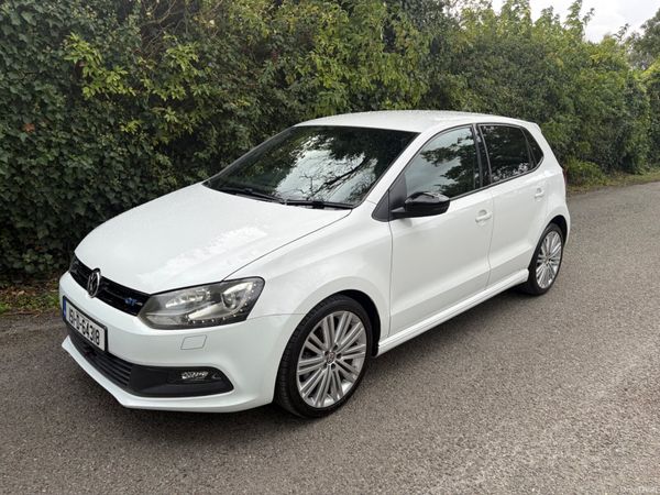 Volkswagen Polo Hatchback, Petrol, 2015, White