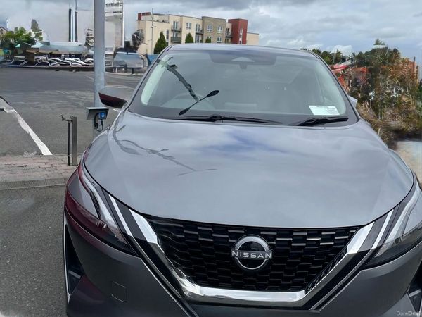 Nissan Qashqai MPV, Petrol, 2022, Grey