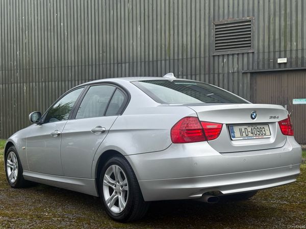 BMW 3-Series Saloon, Diesel, 2011, Silver