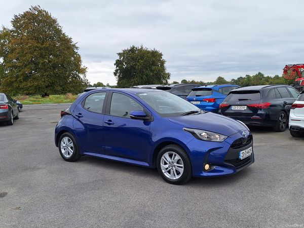 Toyota Yaris Hatchback, Petrol Hybrid, 2023, Blue