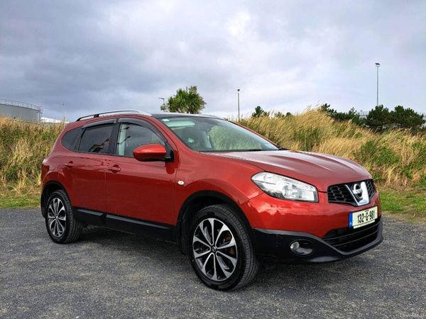 Nissan Qashqai+2 MPV, Diesel, 2013, Red