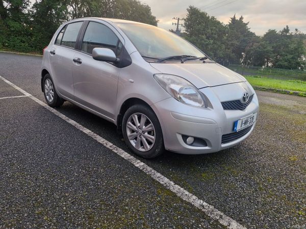 Toyota Yaris Hatchback, Diesel, 2011, Silver
