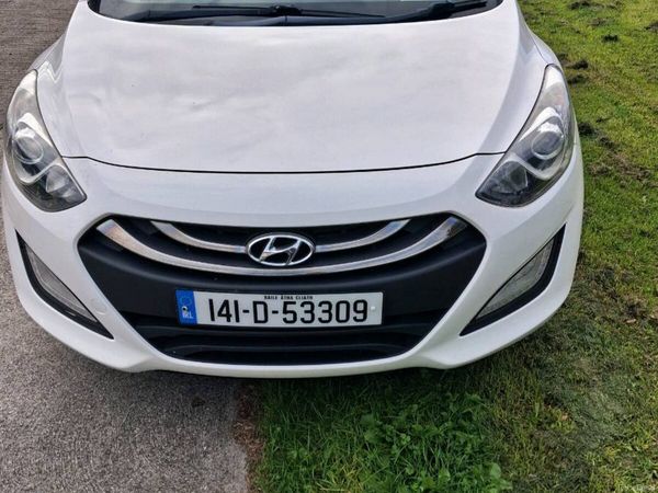 Hyundai i30 Hatchback, Petrol, 2014, White