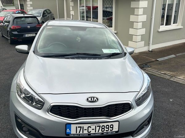 Kia Ceed Hatchback, Diesel, 2017, Silver