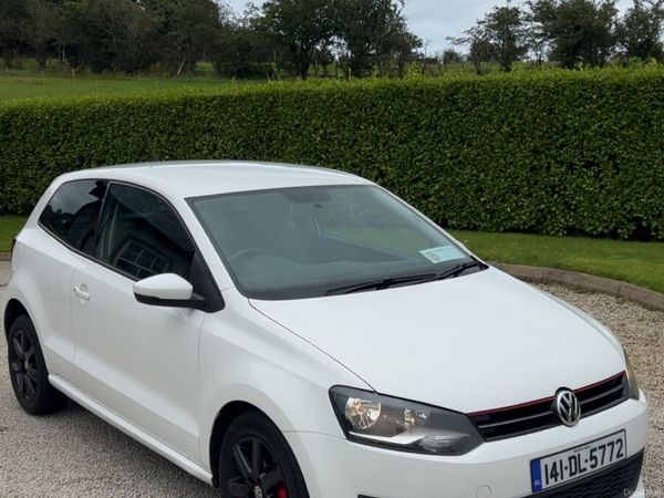 Volkswagen Polo Hatchback, Petrol, 2014, White