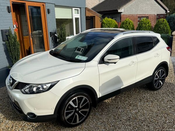 Nissan Qashqai Hatchback, Diesel, 2016, White