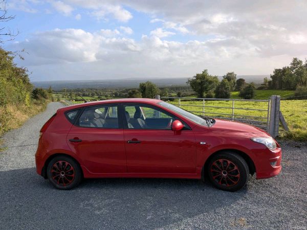 Hyundai i30 Hatchback, Diesel, 2011, Red