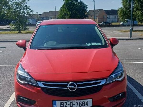 Opel Astra Hatchback, Diesel, 2019, Red