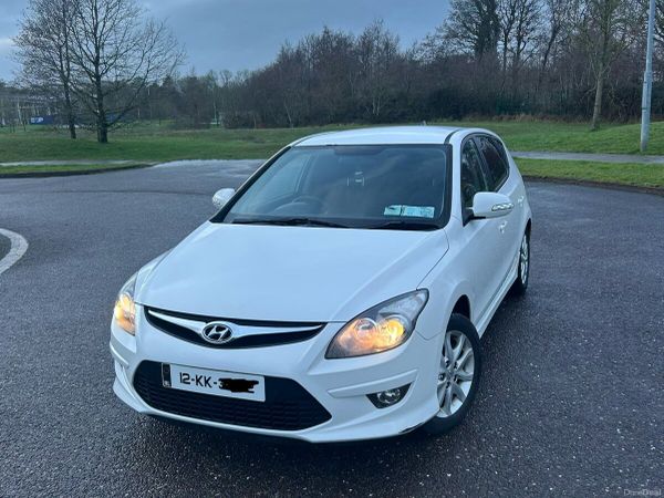 Hyundai i30 Hatchback, Petrol, 2012, White