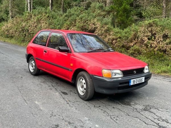 Toyota Starlet Hatchback, Petrol, 1995, Red