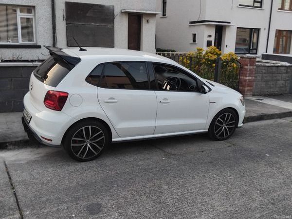 Volkswagen Polo Hatchback, Petrol, 2016, White
