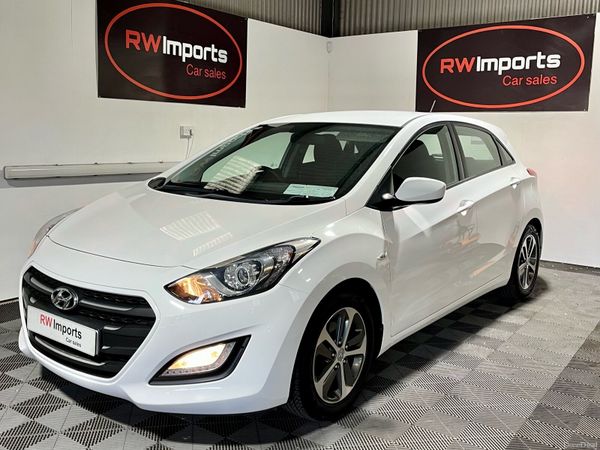 Hyundai i30 Hatchback, Petrol, 2016, White