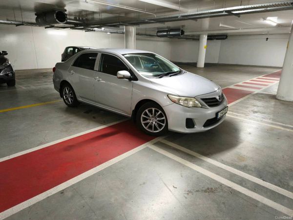 Toyota Corolla Saloon, Diesel, 2011, Silver