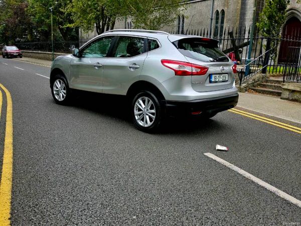 Nissan Qashqai Hatchback, Diesel, 2016, Silver