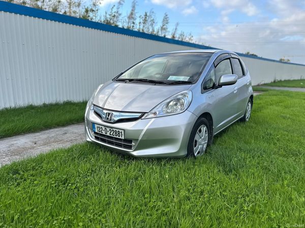 Honda Fit Hatchback, Petrol Hybrid, 2013, Silver