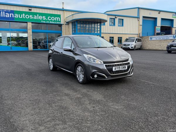Peugeot 208 Hatchback, Petrol, 2019, Grey