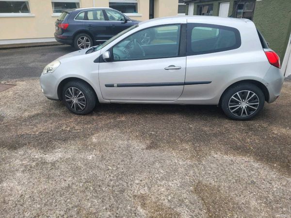 Renault Clio Hatchback, Ethanol Petrol, 2010, Silver