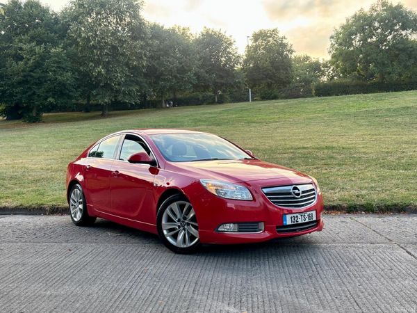 Opel Insignia MPV, Diesel, 2013, Red