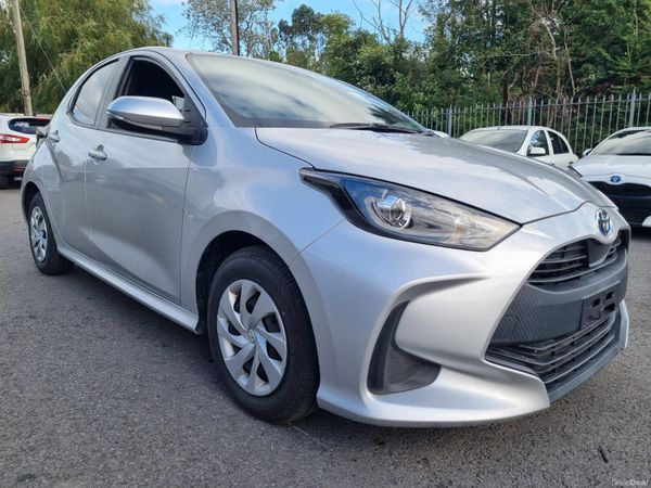 Toyota Yaris Saloon, Petrol Hybrid, 2021, Silver