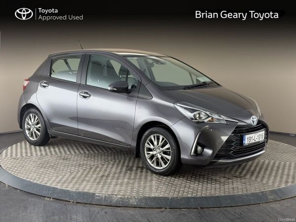 Toyota Yaris Hatchback, Petrol Hybrid, 2019, Grey