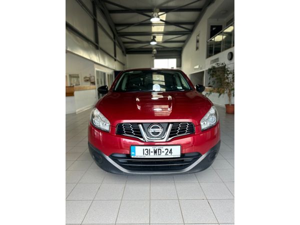 Nissan Qashqai MPV, Diesel, 2013, Red