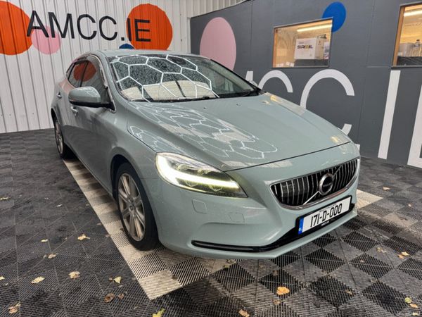 Volvo V40 Estate, Diesel, 2017, Blue