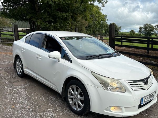 Toyota Avensis Saloon, Diesel, 2010, White