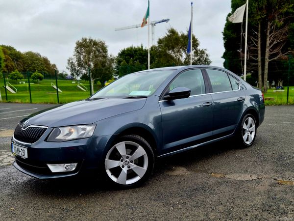 Skoda Octavia Saloon, Diesel, 2017, Grey