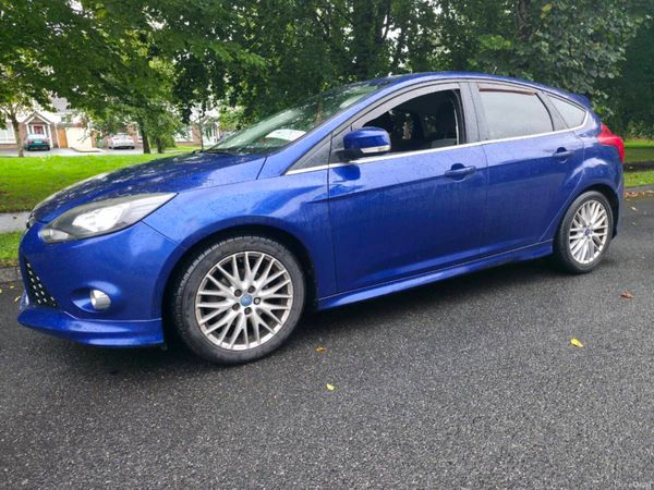 Ford Focus Hatchback, Petrol, 2014, Blue