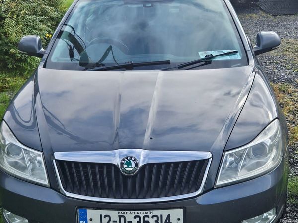 Skoda Octavia Saloon, Diesel, 2012, Grey