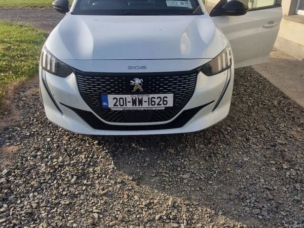 Peugeot 208 Hatchback, Petrol, 2020, White
