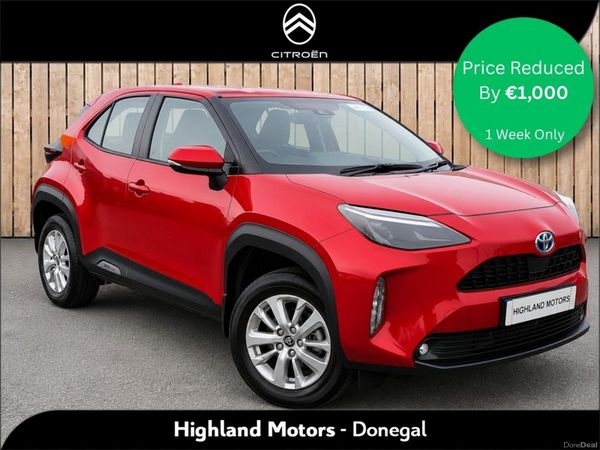 Toyota Yaris Cross Hatchback, Petrol Hybrid, 2023, Red