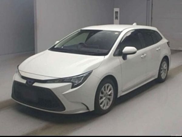 Toyota Corolla Saloon, Petrol Hybrid, 2021, White