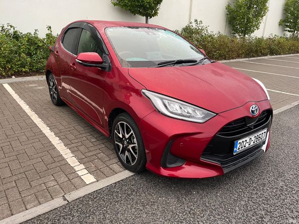 Toyota Yaris Hatchback, Petrol Hybrid, 2020, Red