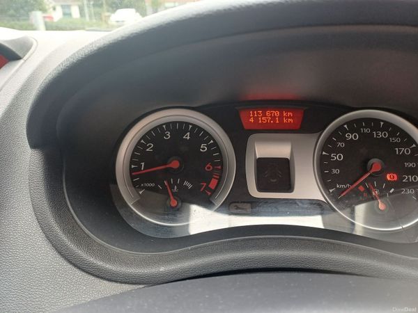 Renault Clio Hatchback, Petrol, 2013, Grey