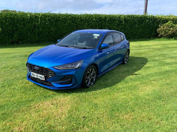 Ford Focus Hatchback, Petrol Hybrid, 2025, Blue