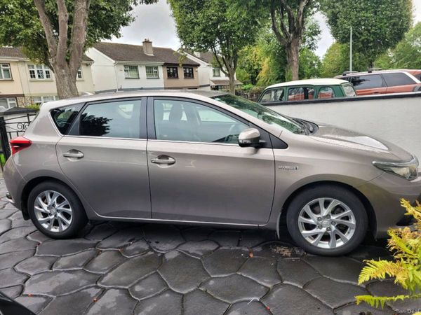 Toyota Auris MPV, Petrol Hybrid, 2016, Bronze