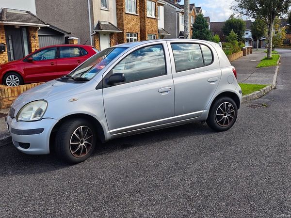 Toyota Yaris Hatchback, Petrol, 2004, Silver