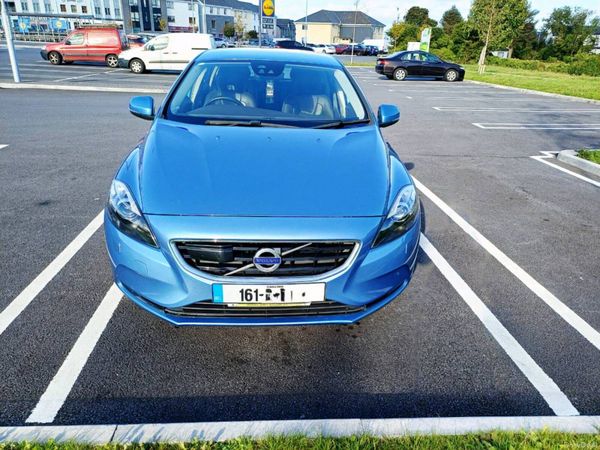 Volvo V40 Hatchback, Petrol, 2016, Blue