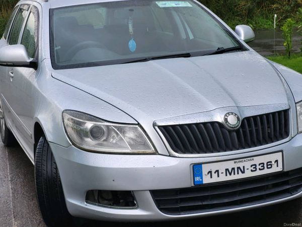 Skoda Octavia Estate, Diesel, 2011, Silver