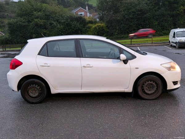 Toyota Auris Hatchback, Petrol, 2010, White