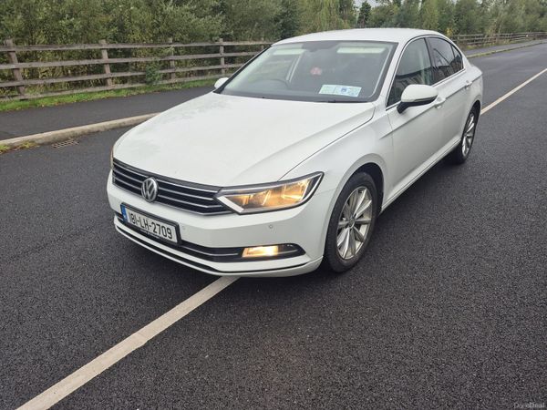 Volkswagen Passat Saloon, Diesel, 2018, White