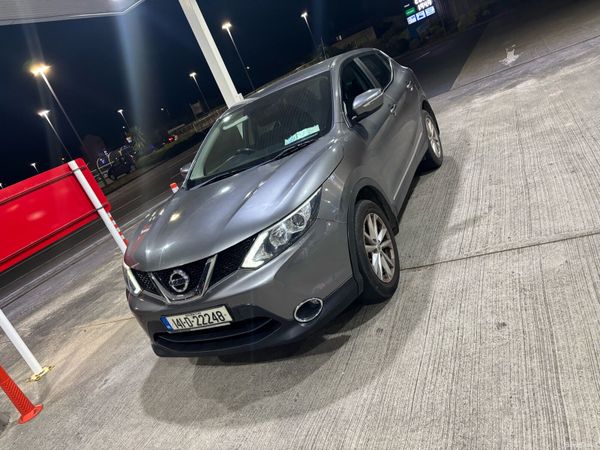 Nissan Qashqai Hatchback, Petrol, 2014, Grey