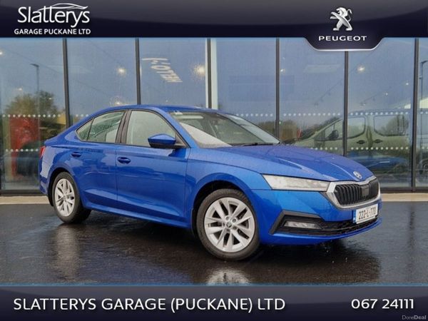 Skoda Octavia Hatchback, Petrol, 2022, Blue