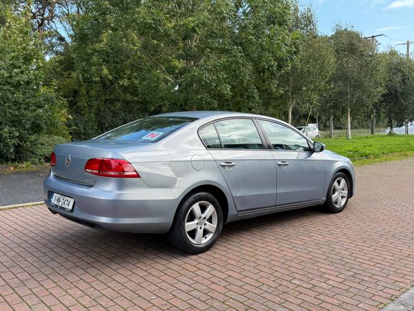 Volkswagen Passat Saloon, Diesel, 2011, Grey