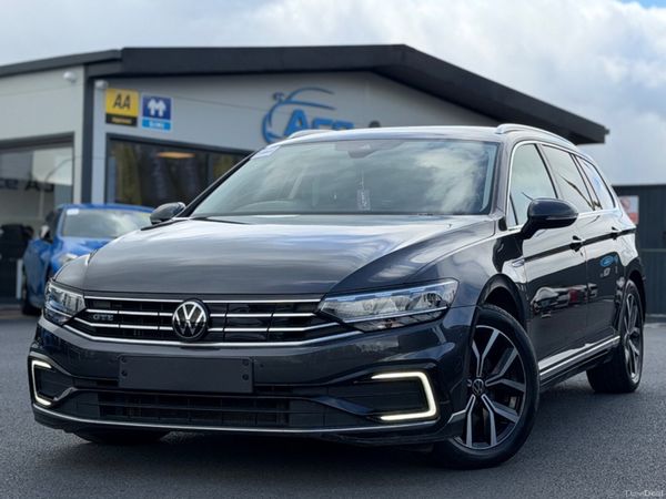 Volkswagen Passat Estate, Petrol Plug-in Hybrid, 2022, Grey